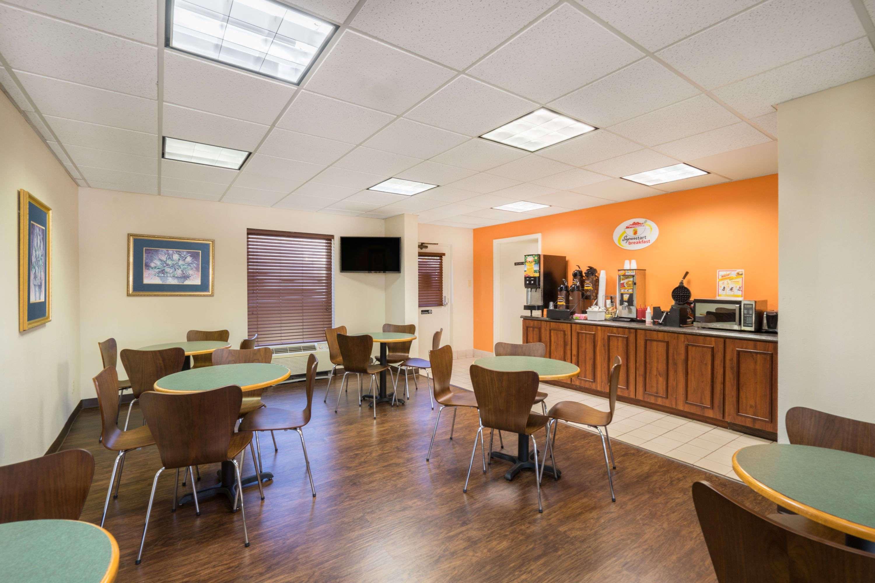 Super 8 By Wyndham Knoxville North/Powell Bagian luar foto